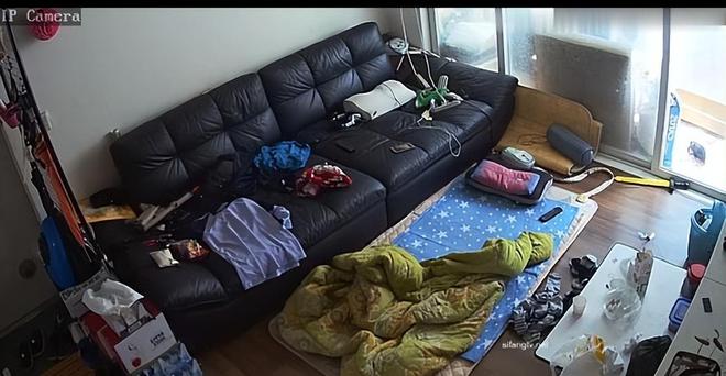 能在偷偷直播央视曝光家庭摄像头漏洞！EVO视讯平台注意！你的家庭摄像头可(图4)